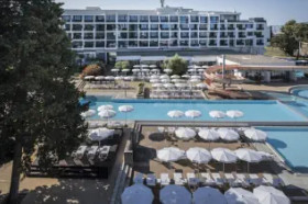 Hotel Club Funimation Borik